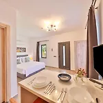 Apart-hotel Thomas 4*