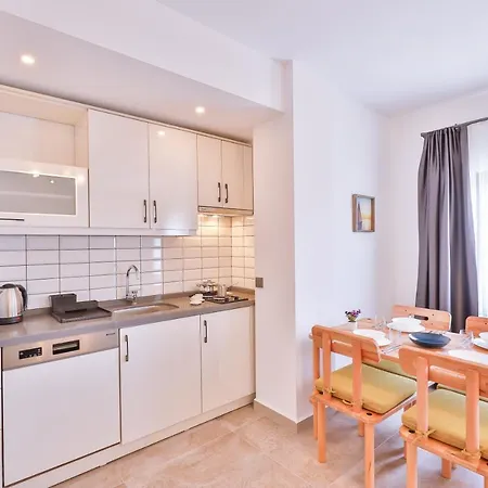 Thomas Aparthotel 4*